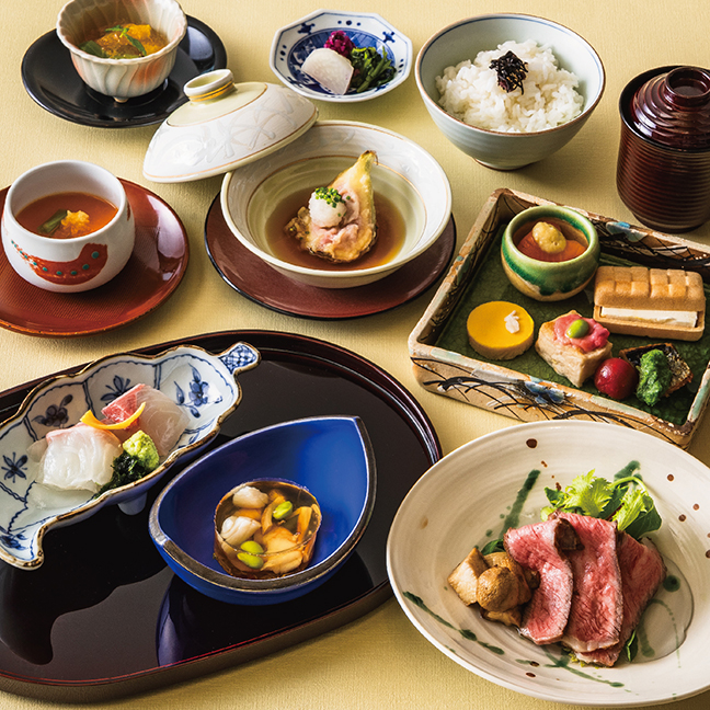 ［ホテル阪神大阪］日本料理・天ぷら「花座」<br>季節替わりのおすすめ会席料理をご用意。落ち着いた雰囲気の店内で和の美味しさを。