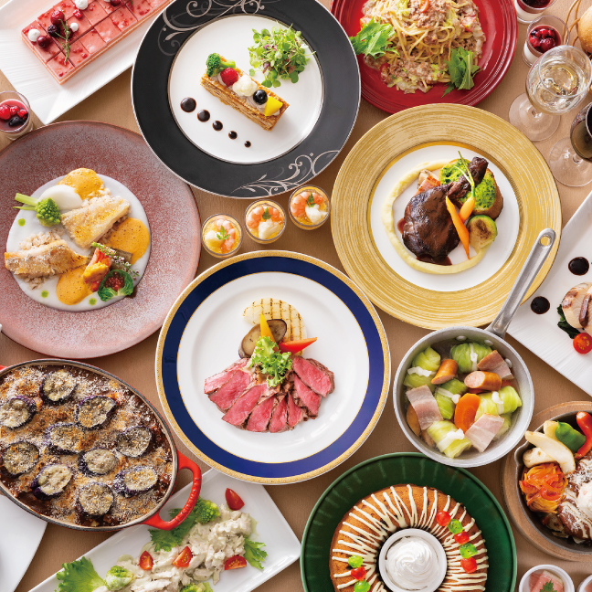 ［京都新阪急ホテル］レストラン「ブールヴァール」<br>1名様1品限定チョイスの「メイン料理」と、食べ放題メニューを組み合わせたハーフビュッフェスタイル。