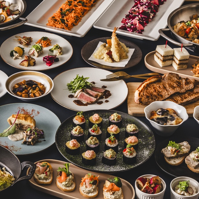 ［ホテル阪神大阪］マルシェダイニング「ネン」<br>「バラエティー豊かな和・洋・中の料理＆デザートと、“美味しい野菜”を少しずつ、たくさん」楽しむビュッフェ。