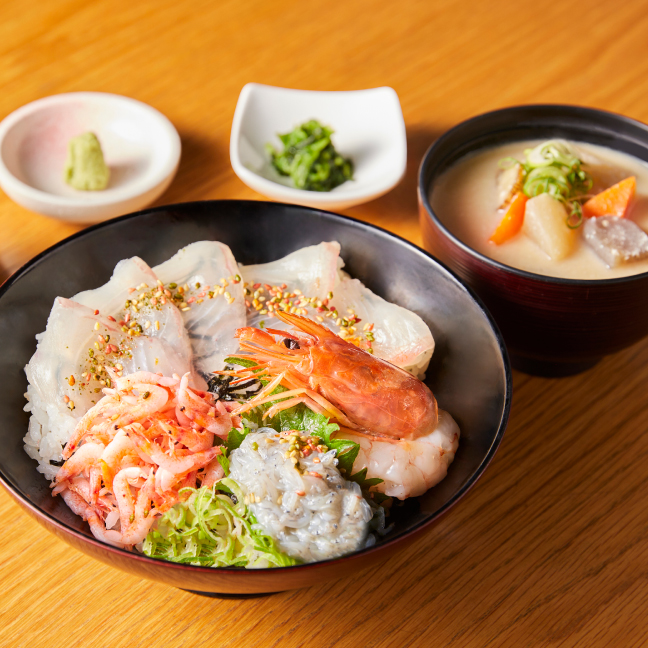 地下2階 阪神バル横丁 バルゾーン「季節の和とお酒 うめさくら」 季節の海鮮丼セット