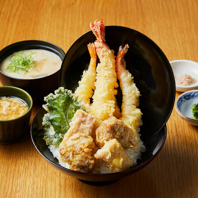 地下2階 阪神バル横丁 バルゾーン「季節の和とお酒 うめさくら」海老とお肉の合盛り天丼セット